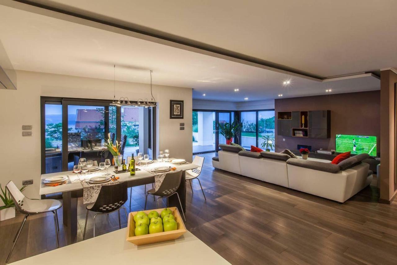 Villa Rina - Luxury Holiday Home Цриквеница Экстерьер фото