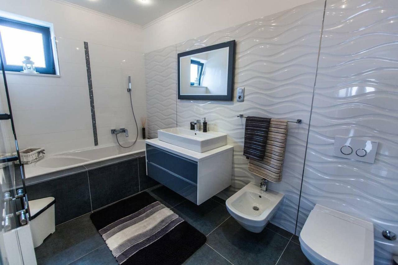 Villa Rina - Luxury Holiday Home Цриквеница Экстерьер фото
