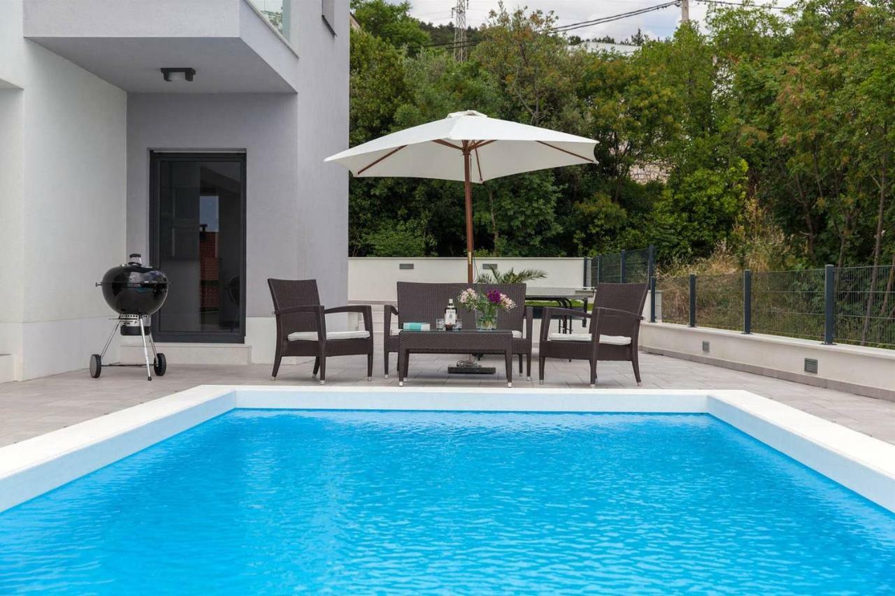 Villa Rina - Luxury Holiday Home Цриквеница Экстерьер фото