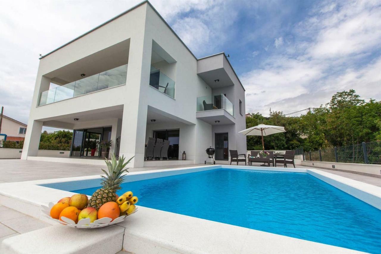 Villa Rina - Luxury Holiday Home Цриквеница Экстерьер фото