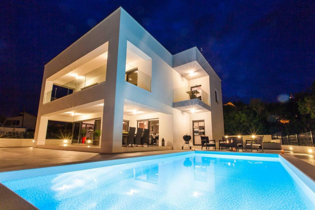 Villa Rina - Luxury Holiday Home Цриквеница Экстерьер фото